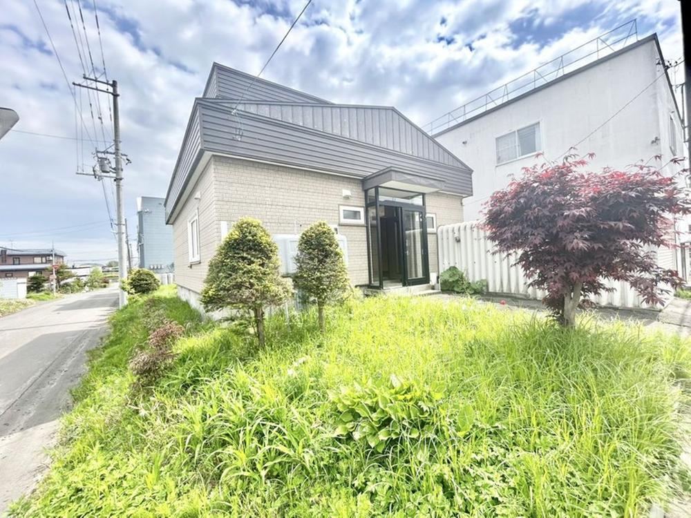 4LDK house in Ebetsu, Hokkaido - Photo 1