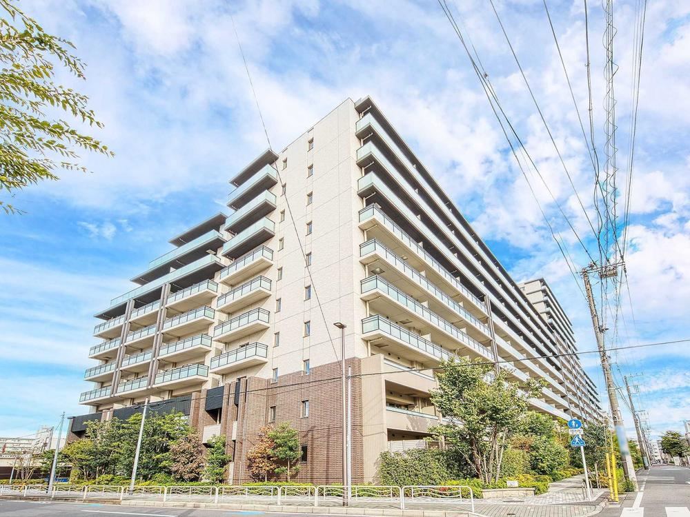 3LDK apartment in Koto Ward, Tokyo - Photo 1