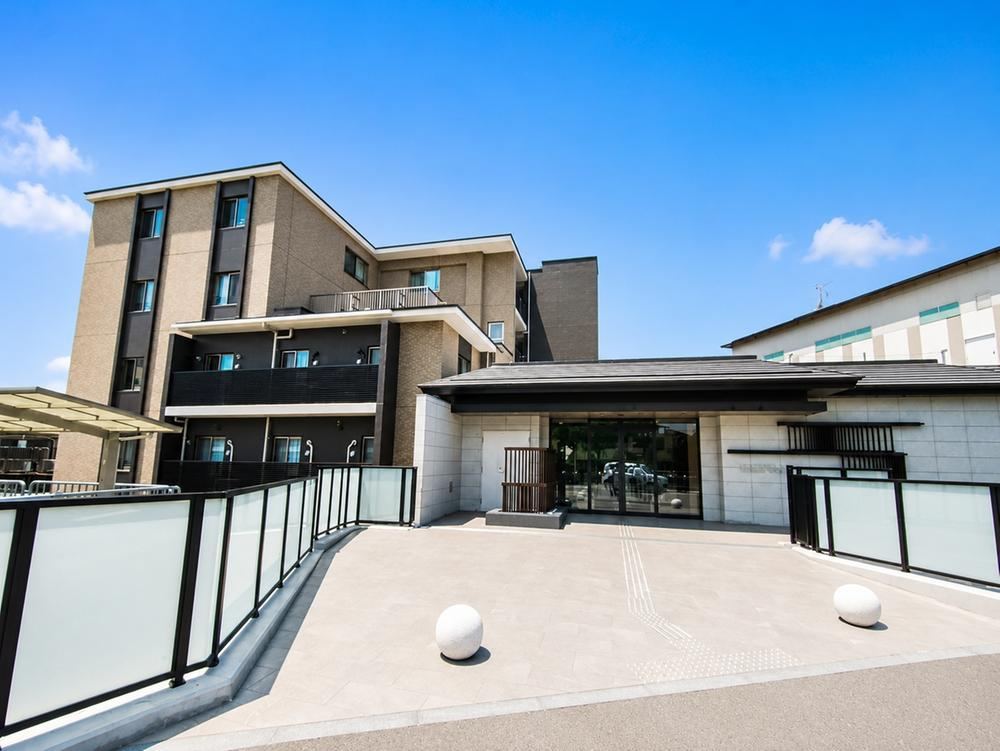 4LDK apartment in Ukyo Ward, Kyoto - Photo 1