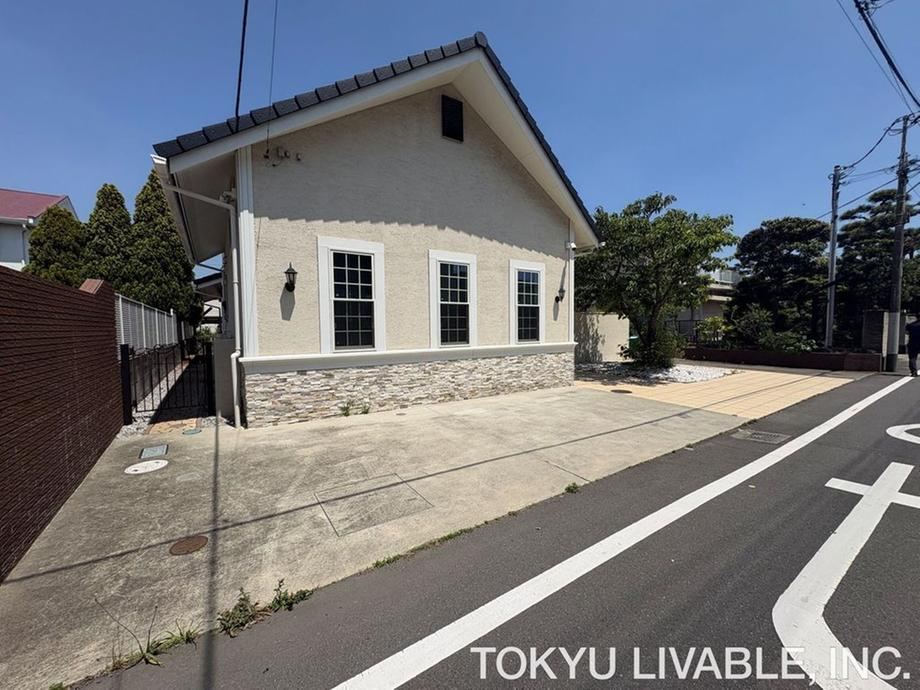 4LDK+S house in Fujisawa, Kanagawa - Photo 1
