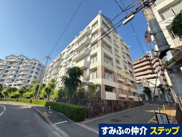 4LDK apartment in Toyonaka, Osaka - Photo 1