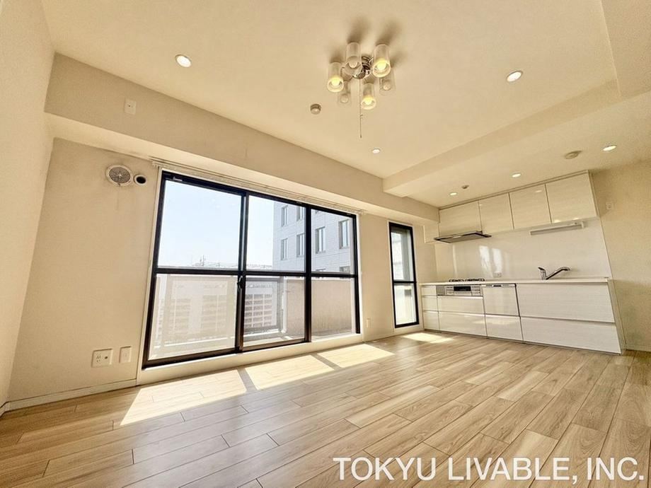 2LDK apartment in Chuo Ward, Kobe, Hyogo - Photo 1