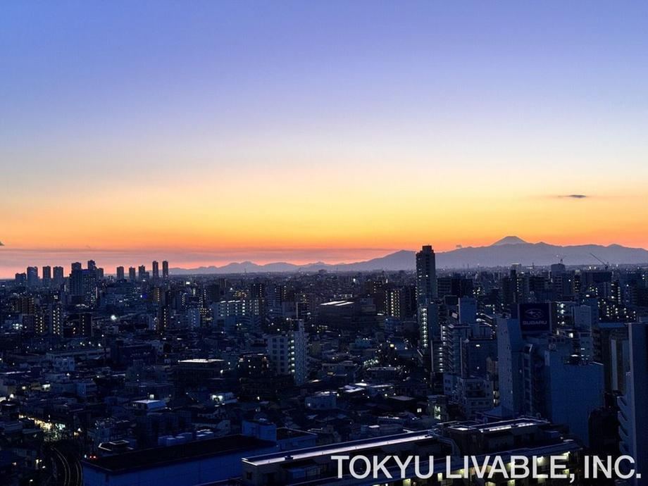 2LDK apartment in Shinagawa Ward, Tokyo - Photo 1