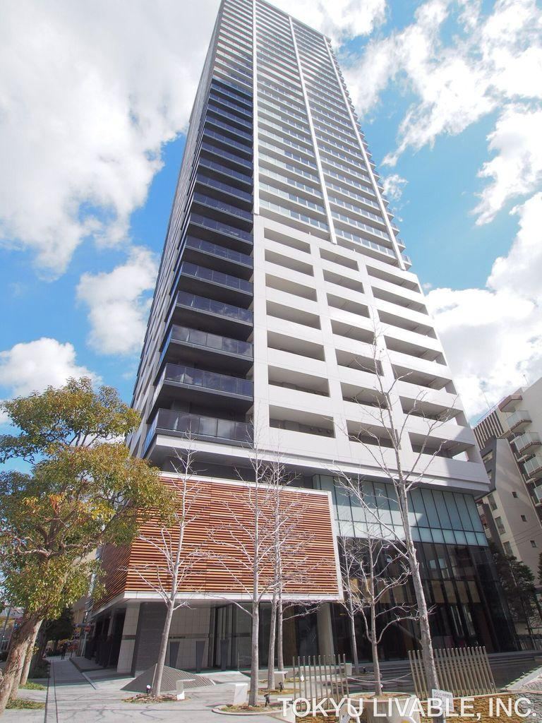 4LDK apartment in Chuo Ward, Kobe, Hyogo - Photo 1