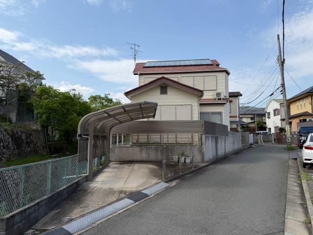 4LDK house in Ikeda, Osaka - Photo 1