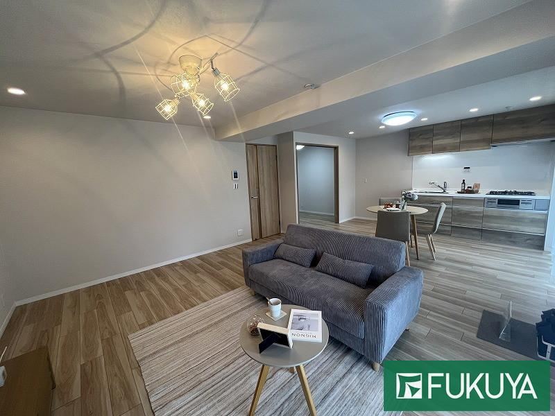 3LDK apartment in Suita, Osaka - Photo 1