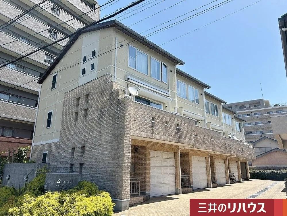 4LDK apartment in Nishi Ward, Fukuoka - Photo 1