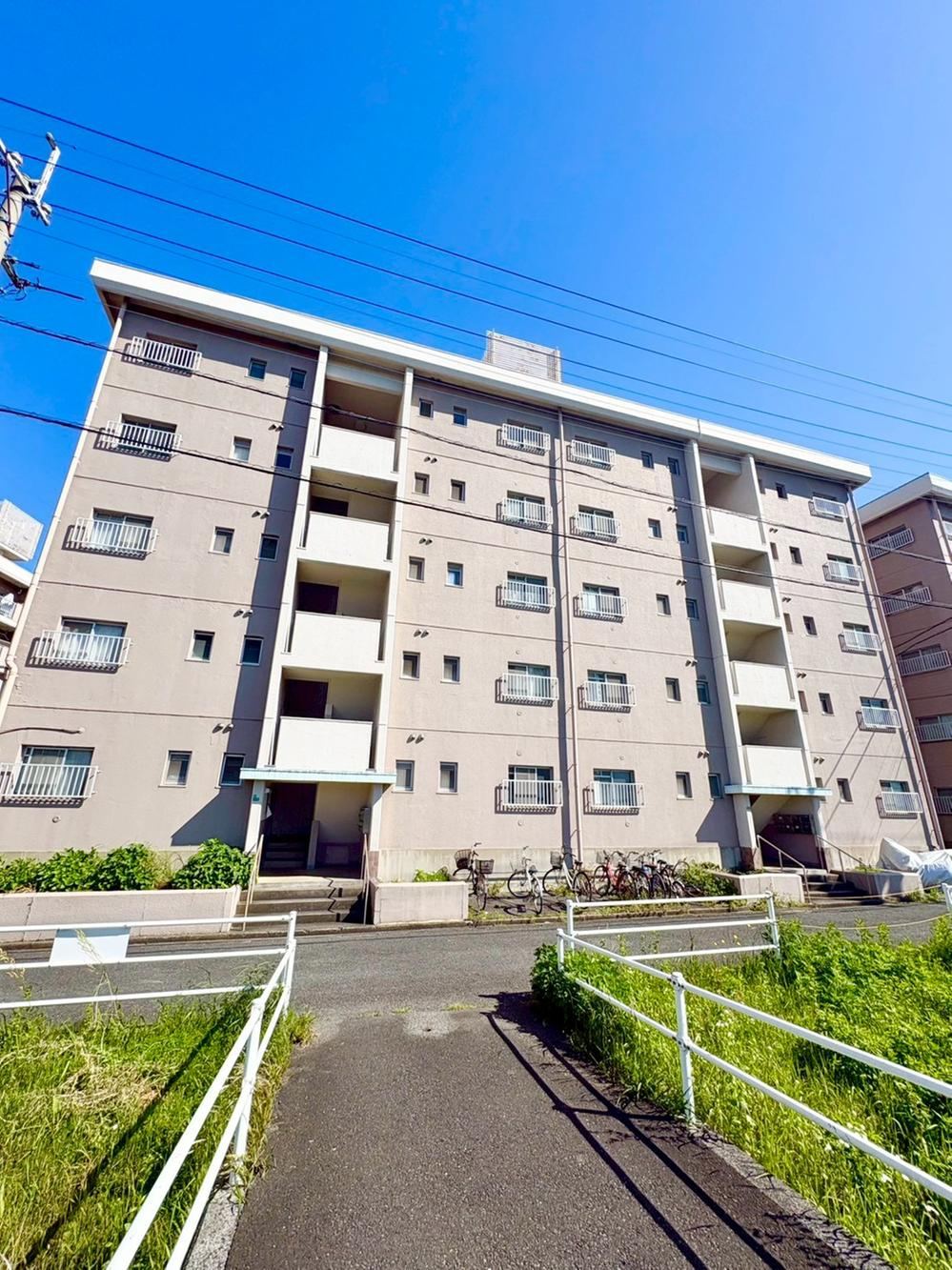 3LDK apartment in Yahatanishi Ward, Kitakyushu, Fukuoka - Photo 1