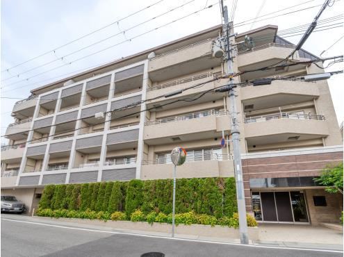 2LDK apartment in Nada Ward, Kobe, Hyogo - Photo 1