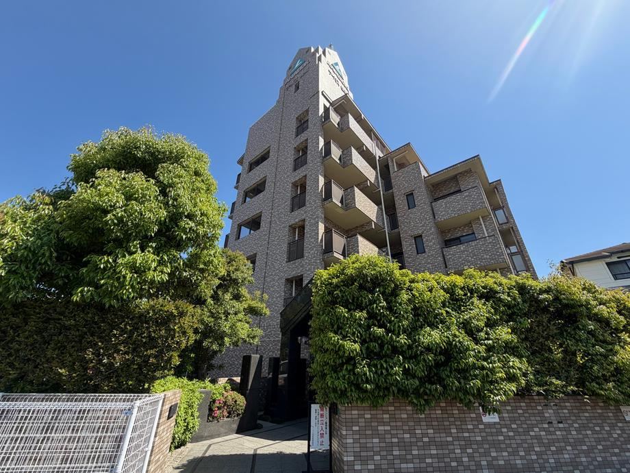 4LDK apartment in Takamatsu, Kagawa - Photo 1