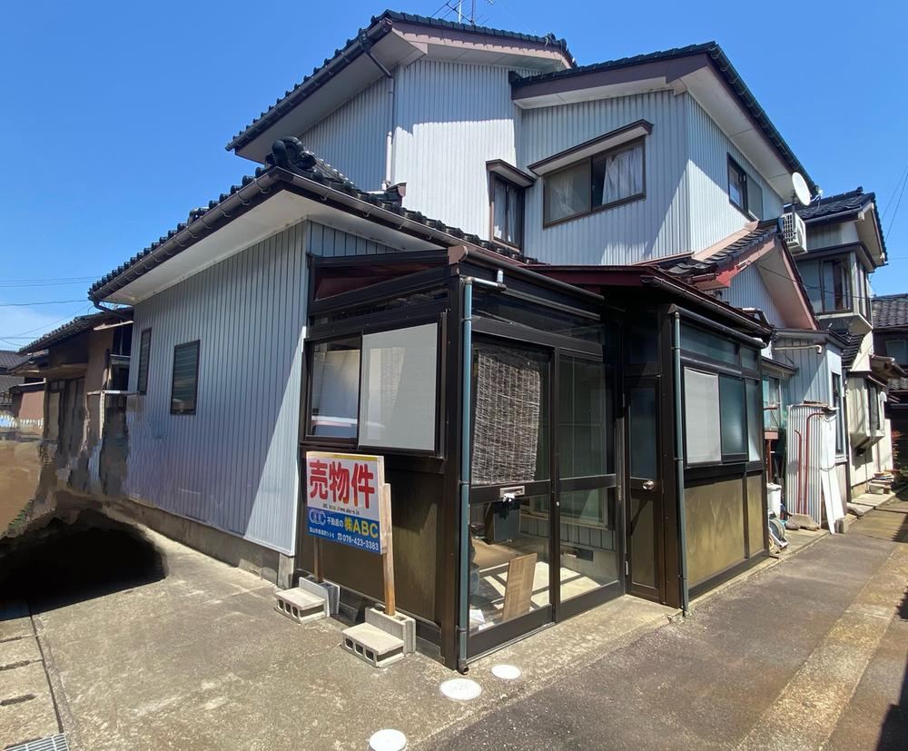 6DK house in Imizu, Toyama - Photo 1