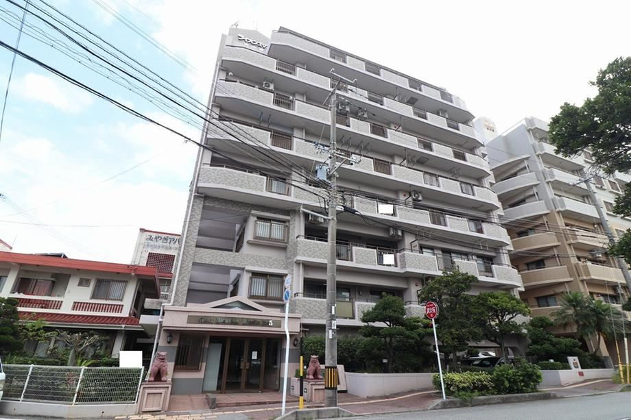 3LDK apartment in Ginowan, Okinawa - Photo 1