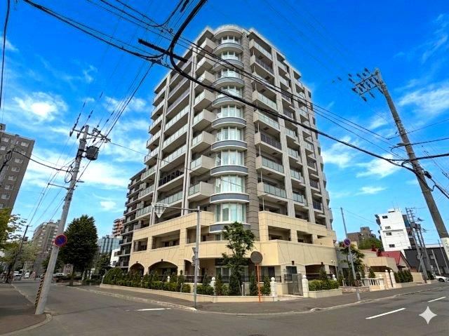 1LDK apartment in Chuo Ward, Sapporo, Hokkaido - Photo 1