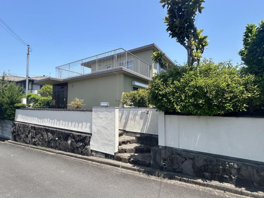 4LDK house in Hirakata, Osaka - Photo 1