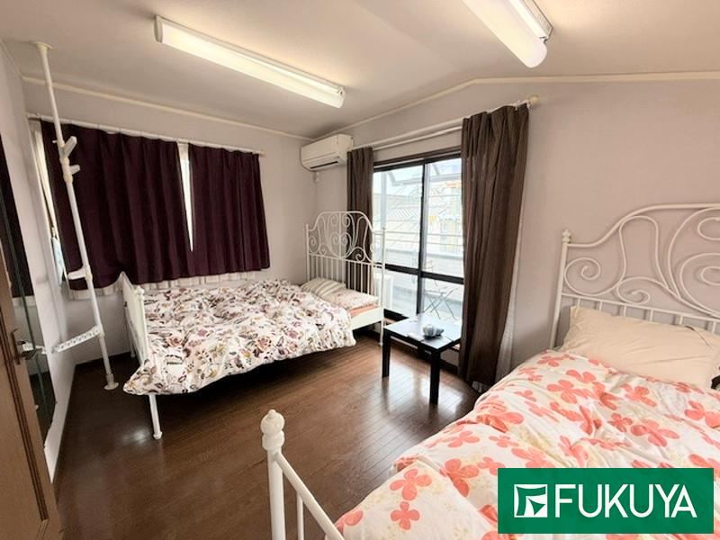 5LDK house in Ino Ward, Osaka - Photo 1