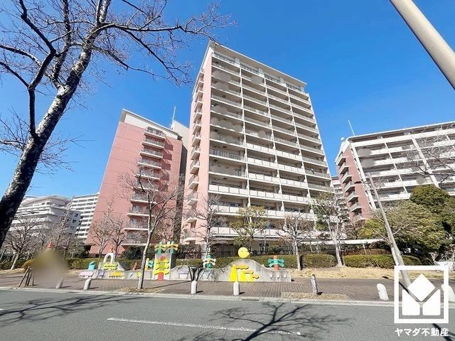 3LDK apartment in Nishinomiya, Hyogo - Photo 1