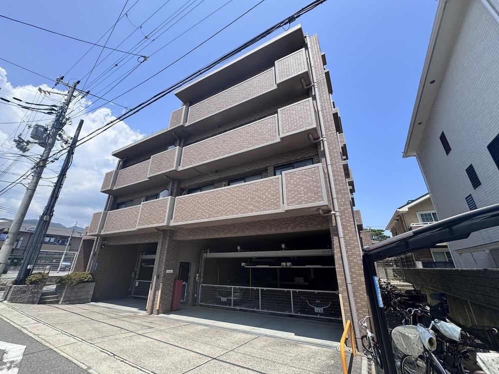 3LDK apartment in Higashinada Ward, Kobe, Hyogo - Photo 1