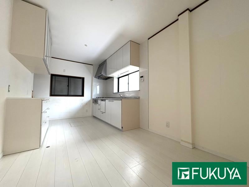 3DK house in Higashiosaka, Osaka - Photo 1