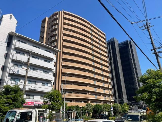 3LDK apartment in Tsurumi Ward, Osaka - Photo 1