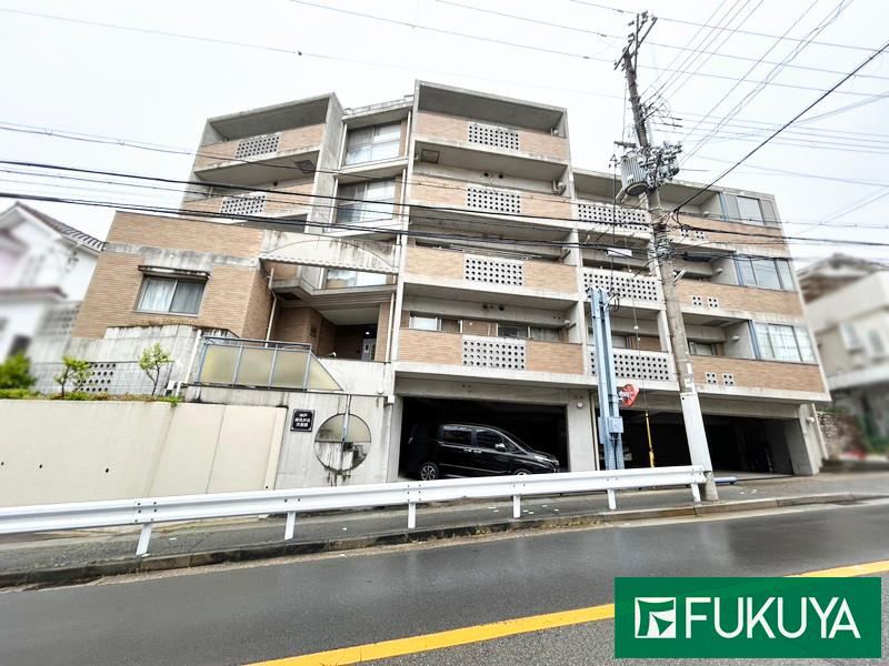 3DK apartment in Tarumi Ward, Kobe, Hyogo - Photo 1