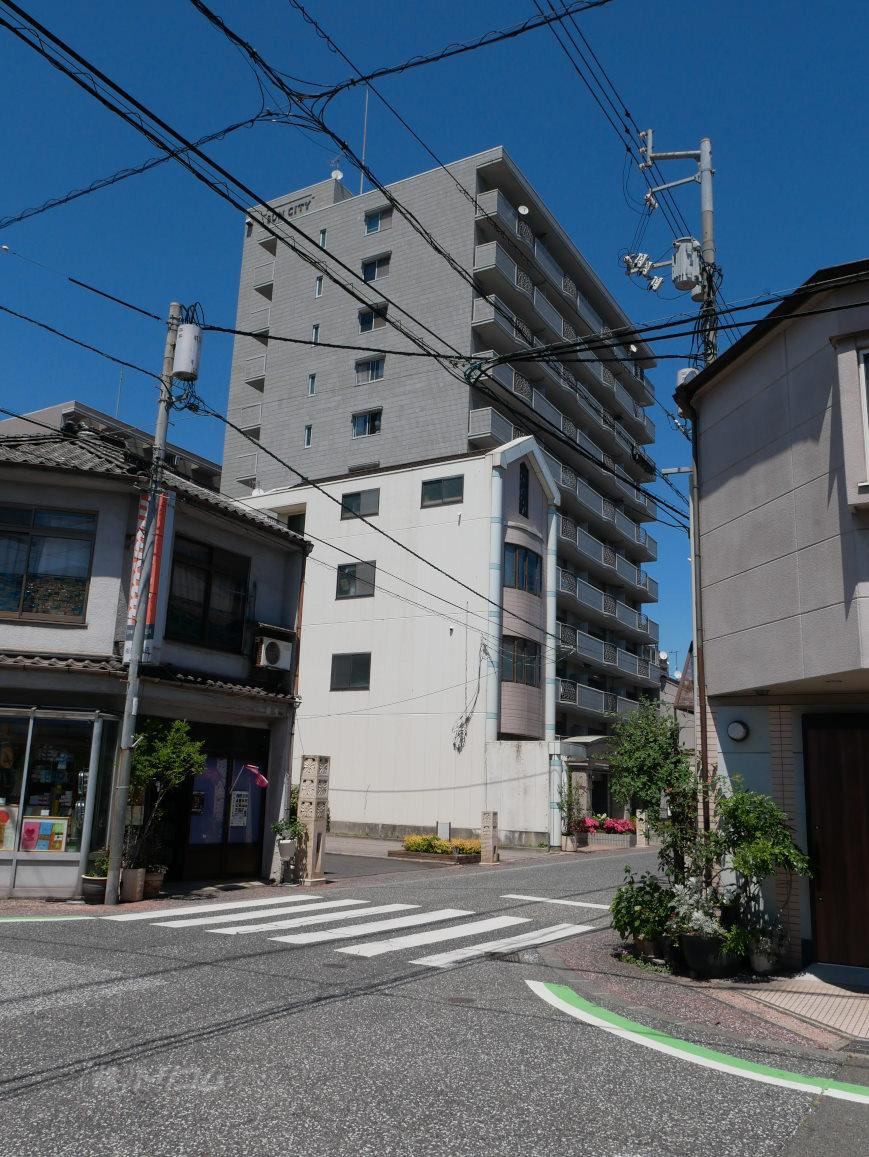 2LDK+S apartment in Fukuyama, Hiroshima - Photo 1