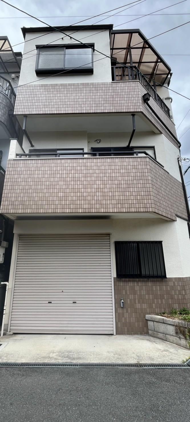 4LDK house in Higashiosaka, Osaka - Photo 1