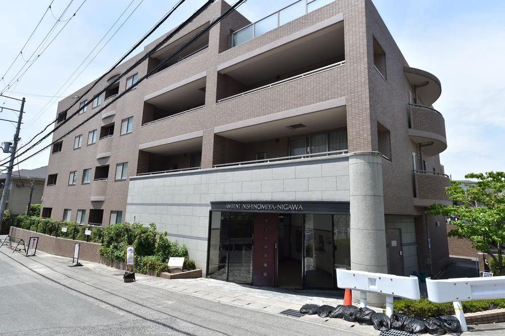 4LDK apartment in Nishinomiya, Hyogo - Photo 1