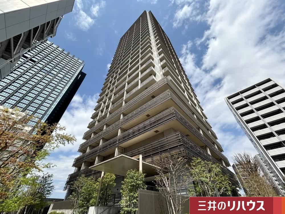 2LDK apartment in Shinjuku Ward, Tokyo - Photo 1