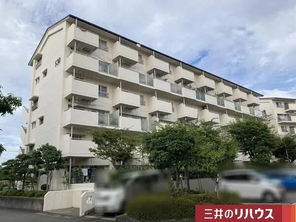 3LDK+S apartment in Nishi Ward, Kobe, Hyogo - Photo 1
