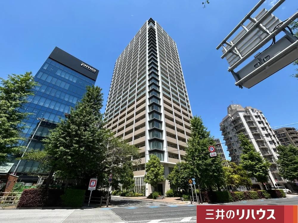 2LDK apartment in Chuo Ward, Tokyo - Photo 1