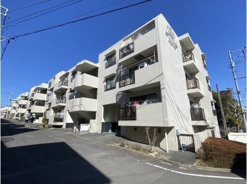 4LDK apartment in Hadano, Kanagawa - Photo 1