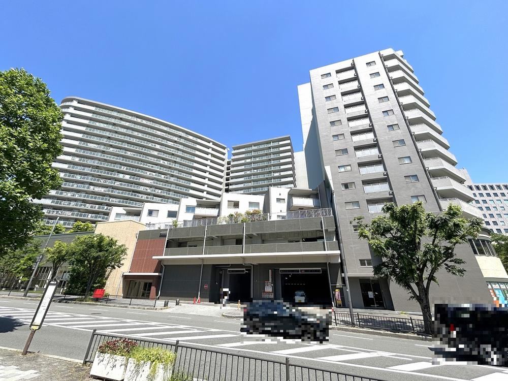2LDK apartment in Toyonaka, Osaka - Photo 1