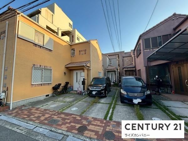 4LDK house in Sakai Ward, Sakai, Osaka - Photo 1