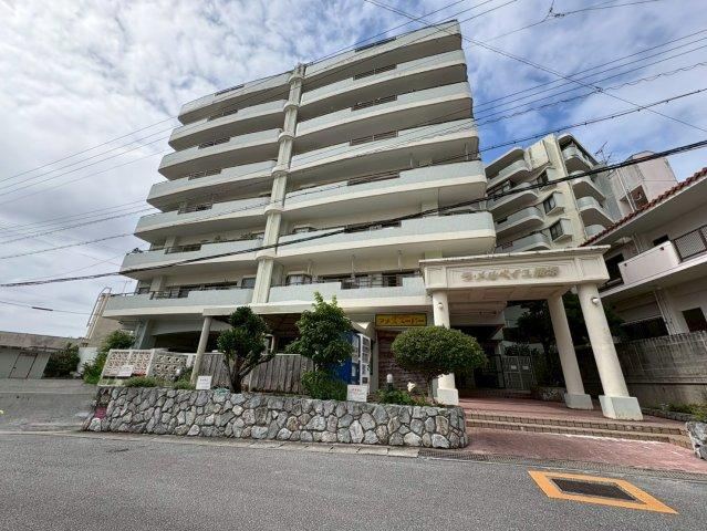 3LDK apartment in Urasoe, Okinawa - Photo 1