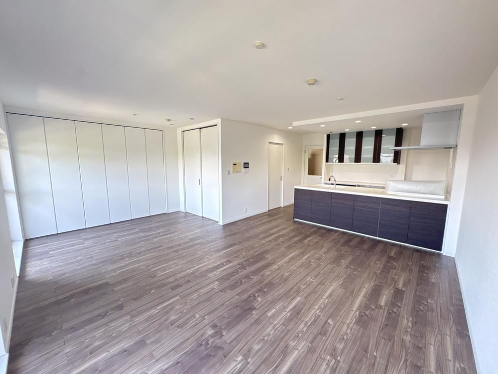 3LDK apartment in Toyonaka, Osaka - Photo 1