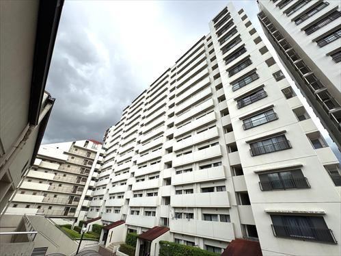 3LDK apartment in Nishi Ward, Nagoya, Aichi - Photo 1