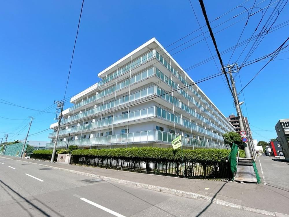 3LDK apartment in Minami Ward, Sapporo, Hokkaido - Photo 1