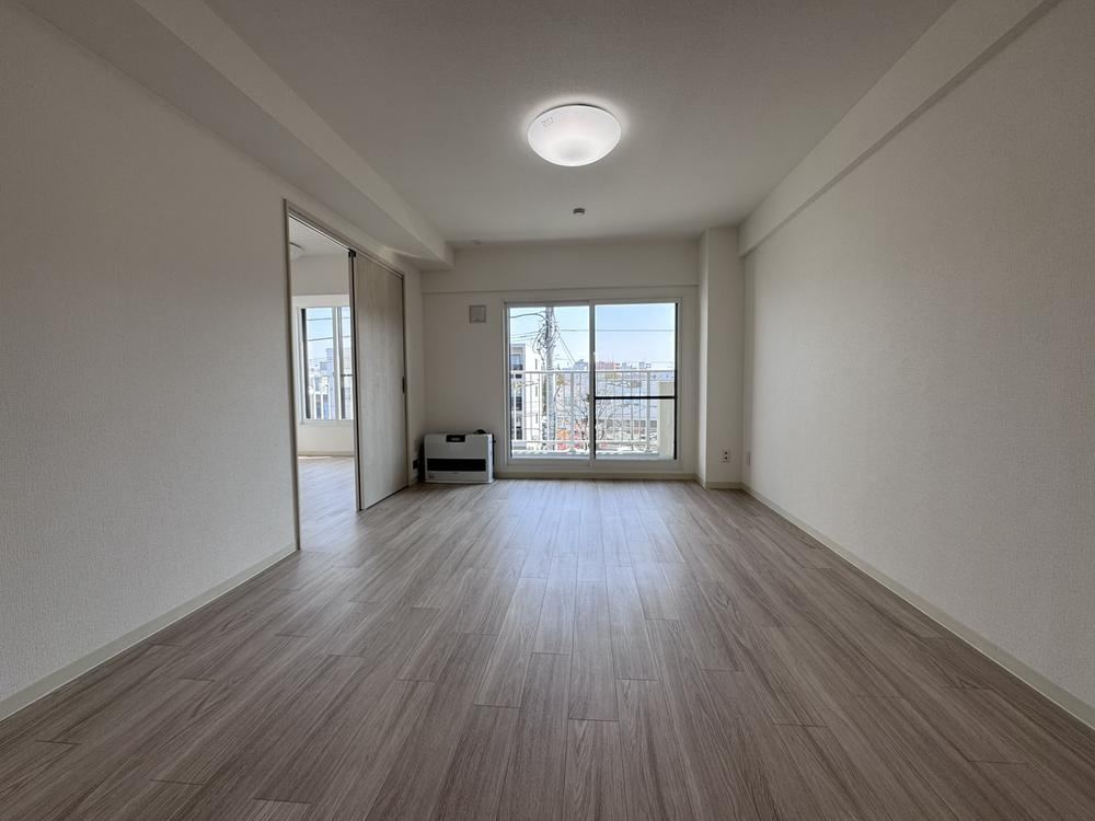 2LDK+S apartment in Chuo Ward, Sapporo, Hokkaido - Photo 1