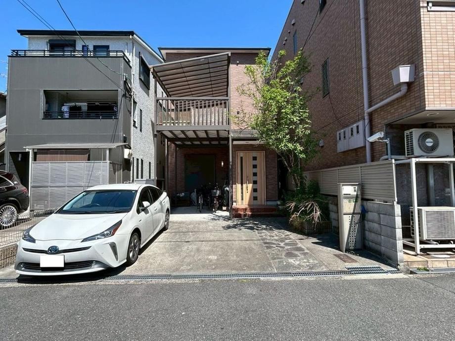 6LDK house in Joto Ward, Osaka - Photo 1
