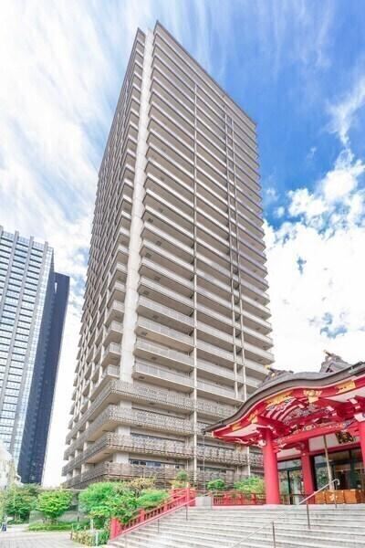 2LDK apartment in Shinjuku Ward, Tokyo - Photo 1