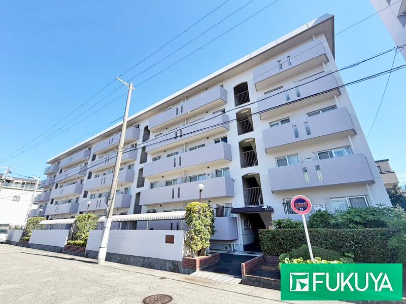 3LDK apartment in Amagasaki, Hyogo - Photo 1