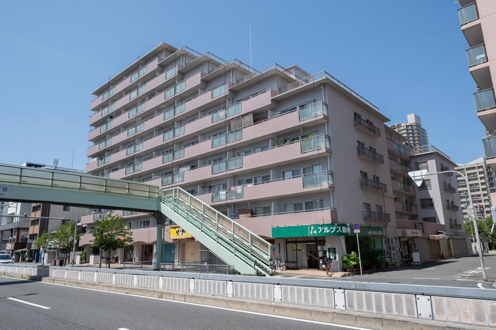 2LDK apartment in Joto Ward, Osaka - Photo 1