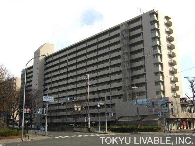 3LDK apartment in Suita, Osaka - Photo 1