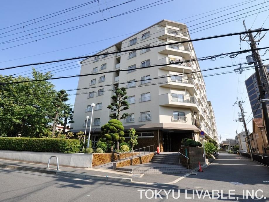 3LDK apartment in Takatsuki, Osaka - Photo 1