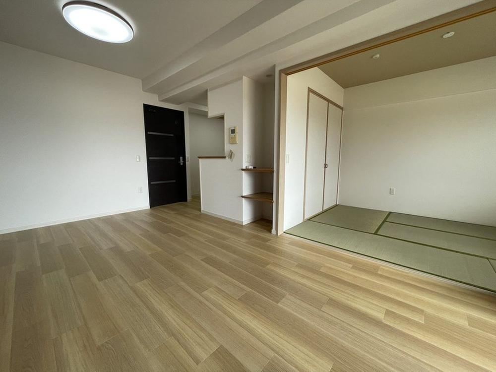 2LDK apartment in Munakata, Fukuoka - Photo 1