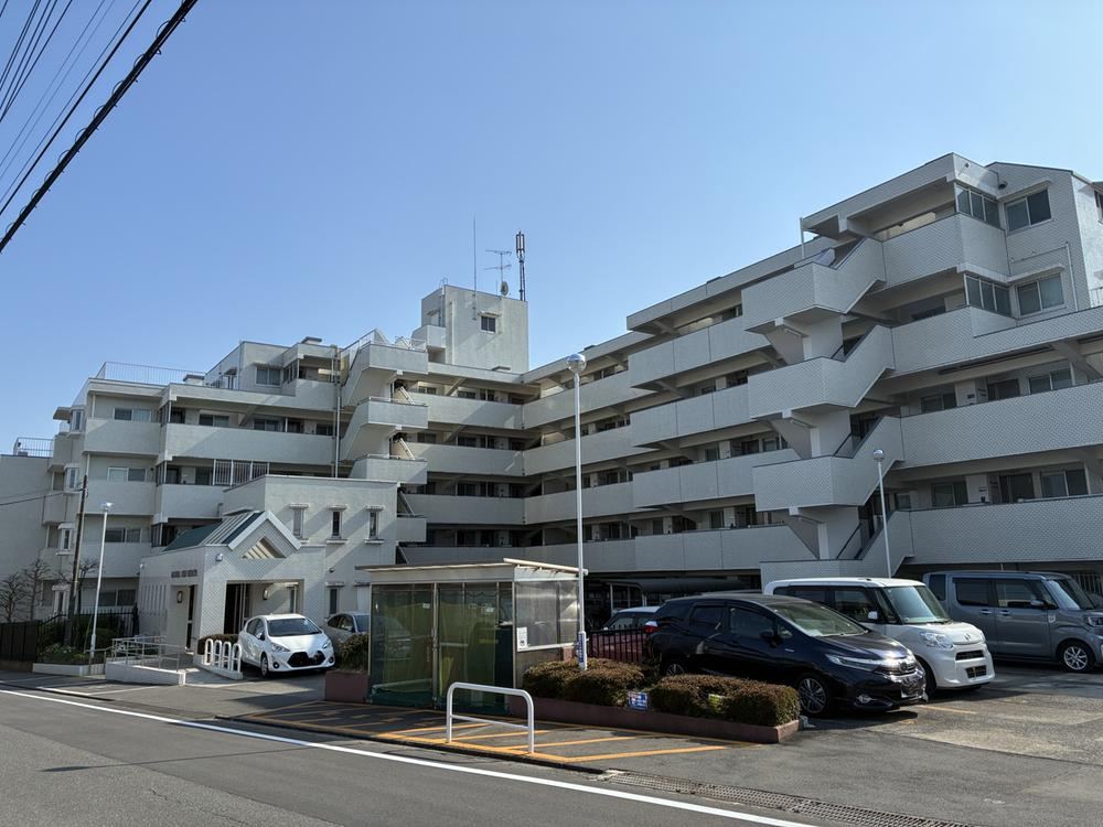 3LDK apartment in Machida, Tokyo - Photo 1