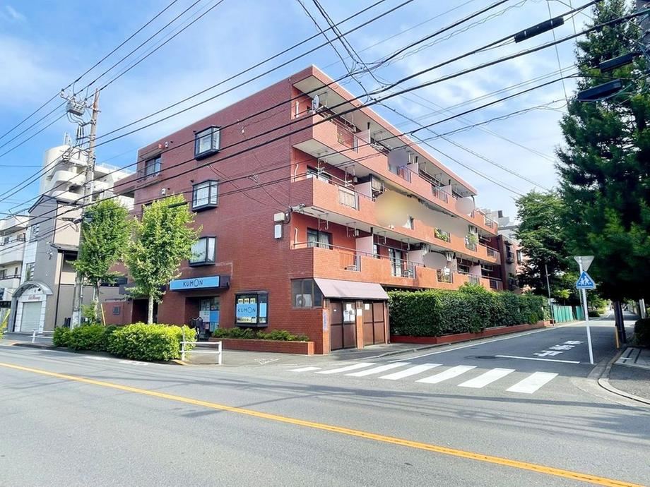 3LDK apartment in Koganei, Tokyo - Photo 1