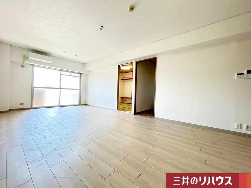 3LDK apartment in Toyonaka, Osaka - Photo 1