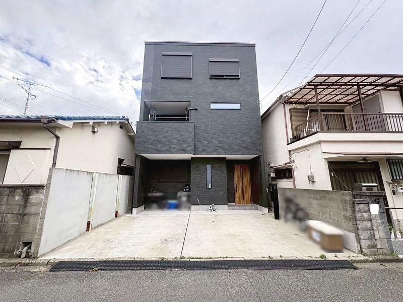 4LDK house in Naka Ward, Sakai, Osaka - Photo 1