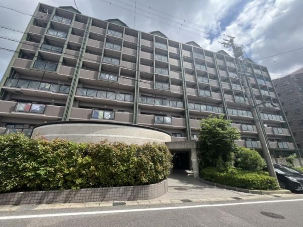 4LDK apartment in Miyoshi, Aichi - Photo 1